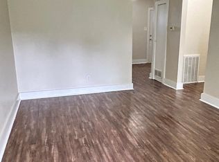 912 SW 33rd St, Topeka, KS 66611