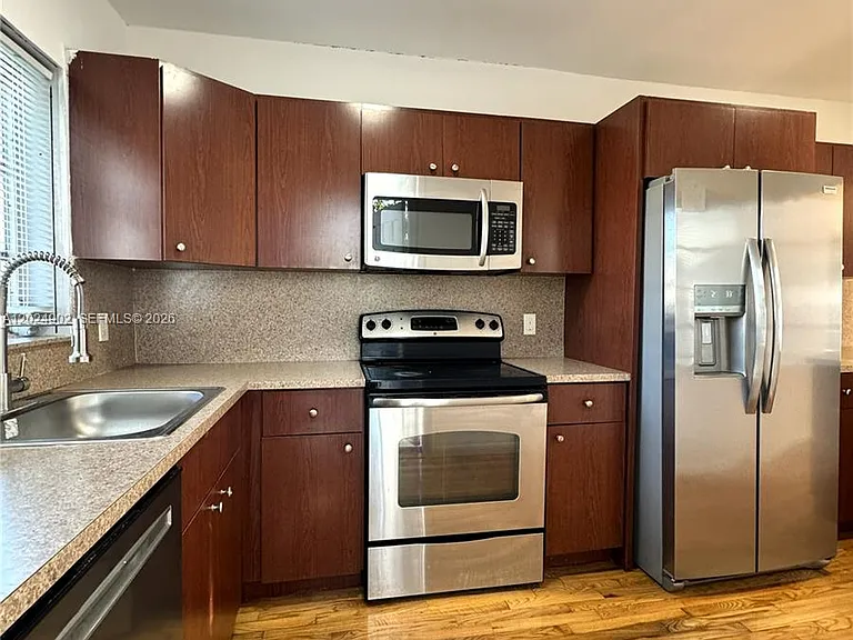5353 SW 6th St — Photo 4