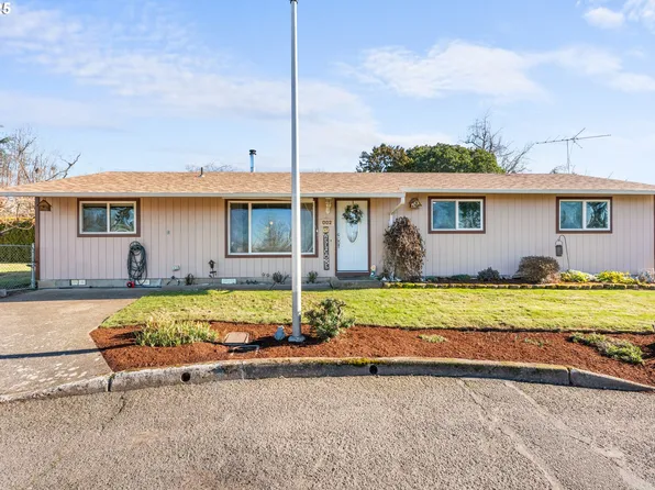 2 Berwick Ct, Molalla, OR 97038