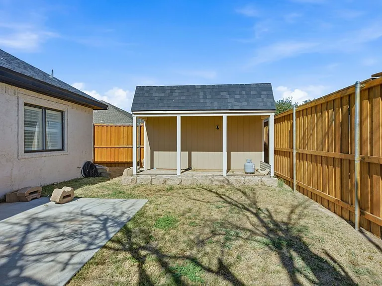 4910 Kingsboro Ct — Photo 11
