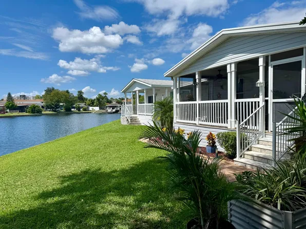 3724 Yardarm Dr, Tampa, FL 33611