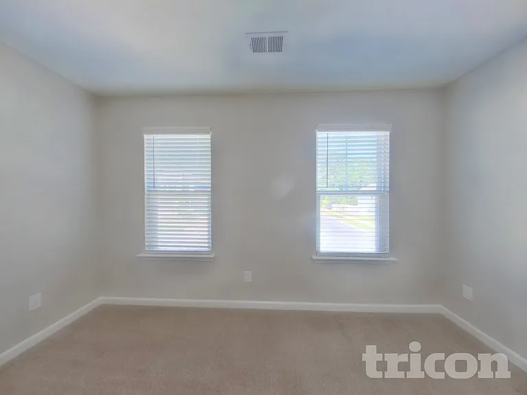 126 Spring Knoll Dr — Photo 10