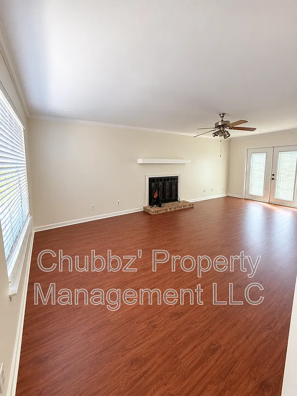 3 bed, 2.5 bath, 1742 sqft, $2,200 — Photo 3