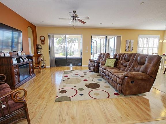 5th image of 842 Arbormoor Pl