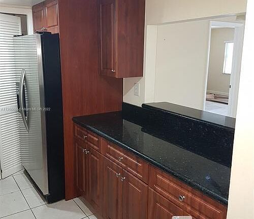 3rd image of 100 Lakeview Dr