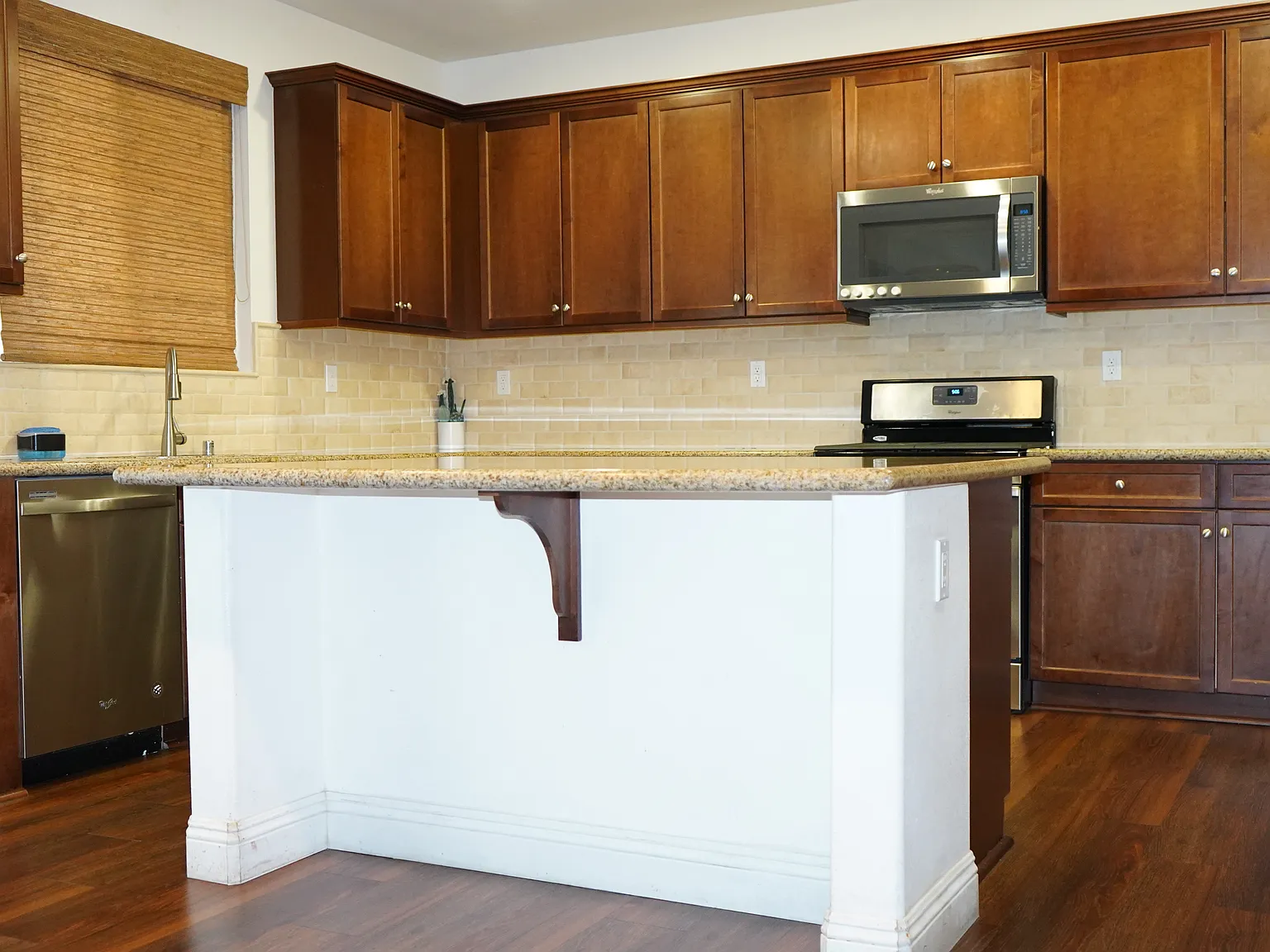 4 bed, 2497 sqft, $2,650 — Photo 4