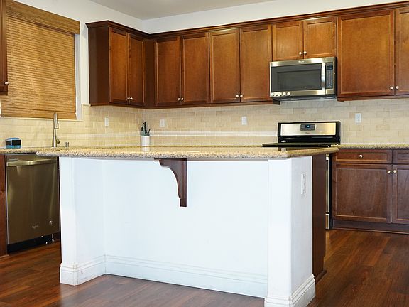 4th image of 9611 Ceres St