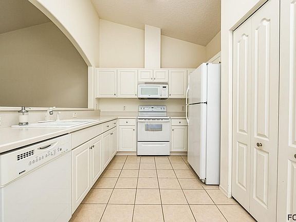 4th image of 27 Veranda Way #27