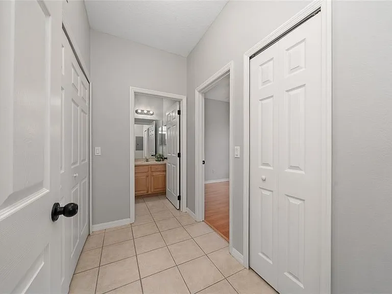 9417 Myrtle Creek Ln #611 — Photo 27