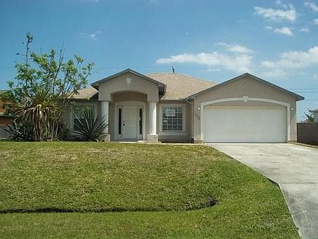 1st image of 725 SW Babbit Dr