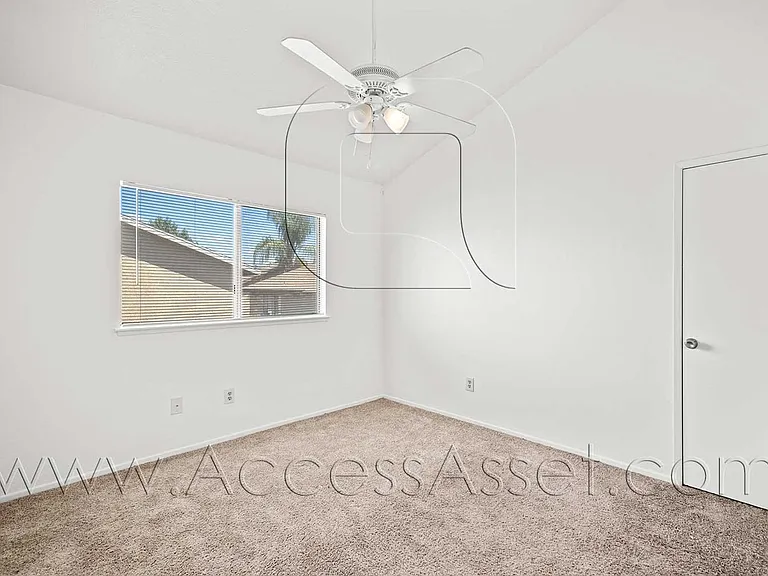 661 Parkview Dr — Photo 15