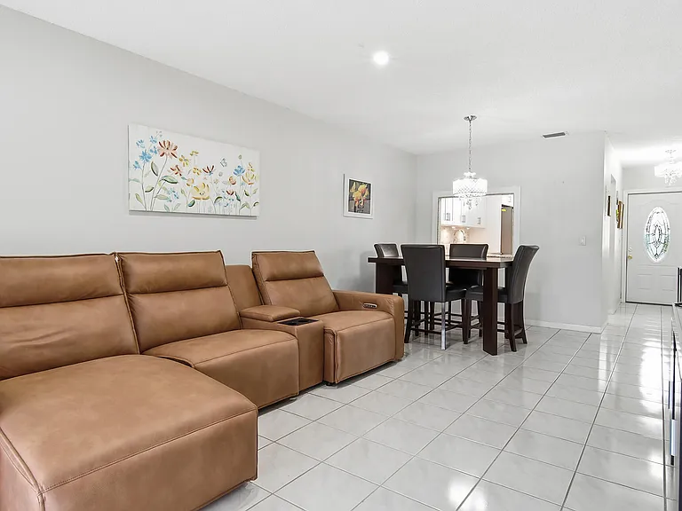 232 Lake Meryl Dr — Photo 16