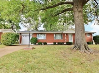 9801 Barlow Ln, Saint Louis, MO 63123
