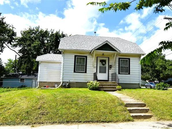1227 Carroll Ave, Ames, IA 50010
