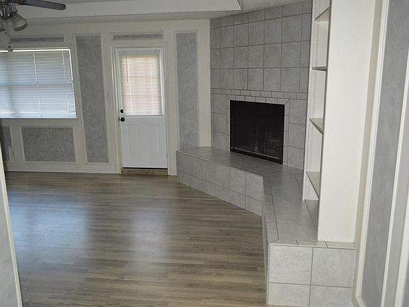3rd image of 8828 Sandcastle Ct APT A