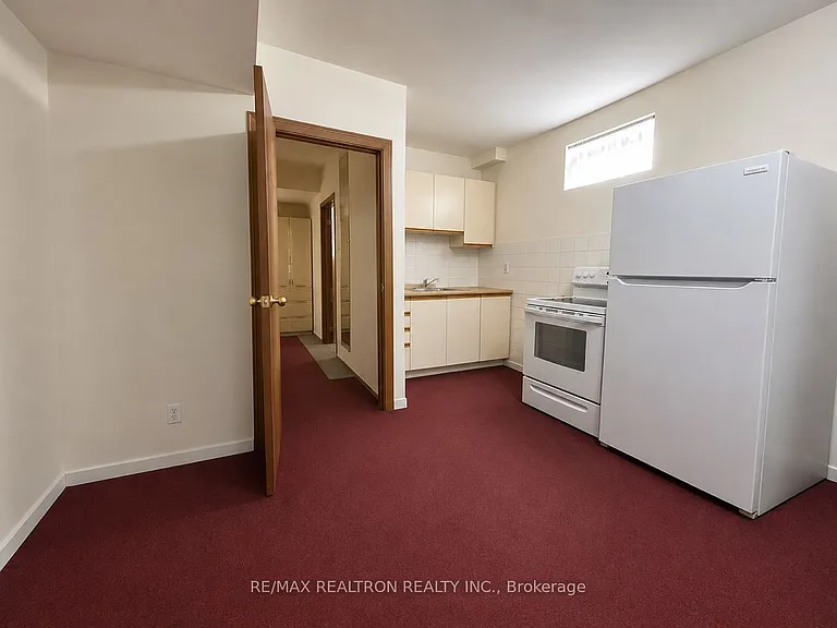 322 Morrish Rd #BASEMENT — Photo 5