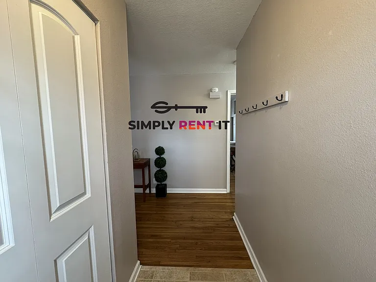 322 Hilltop Rd — Photo 3