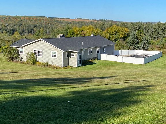 3rd image of 4 Baird Rd