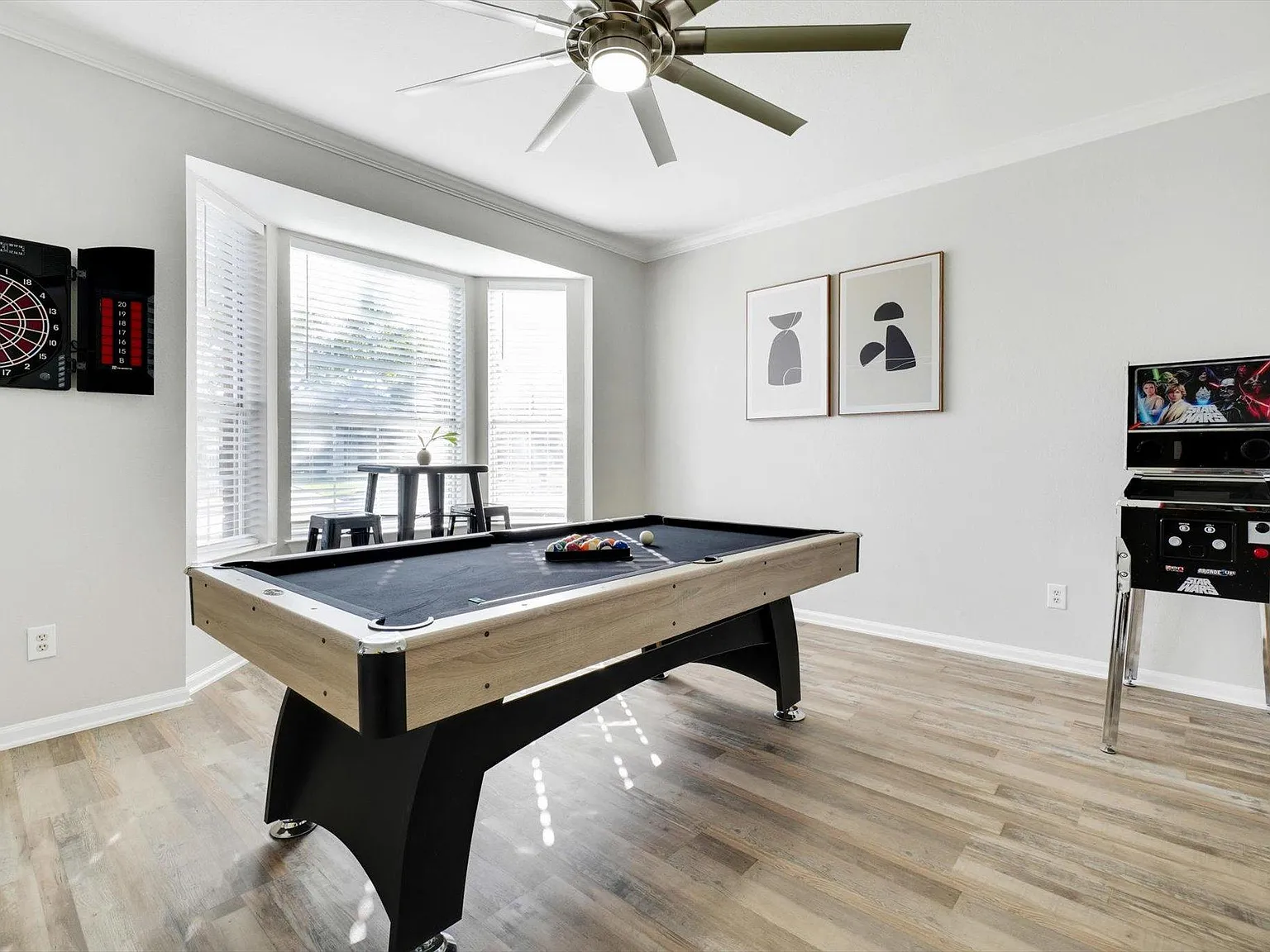 5 bed, 2.5 bath, 2638 sqft, $8,750 — Photo 4