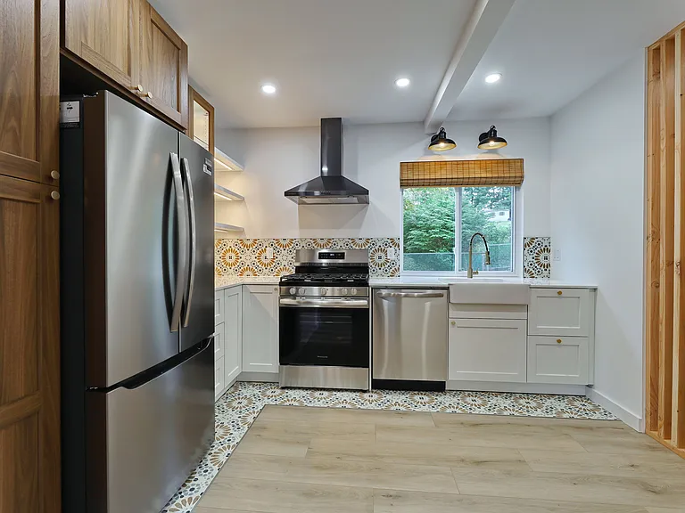 205 Island Rd — Photo 2