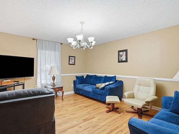 3rd image of 303 Spring Rd