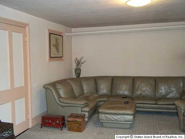 2nd image of 109 Greenfield Ave