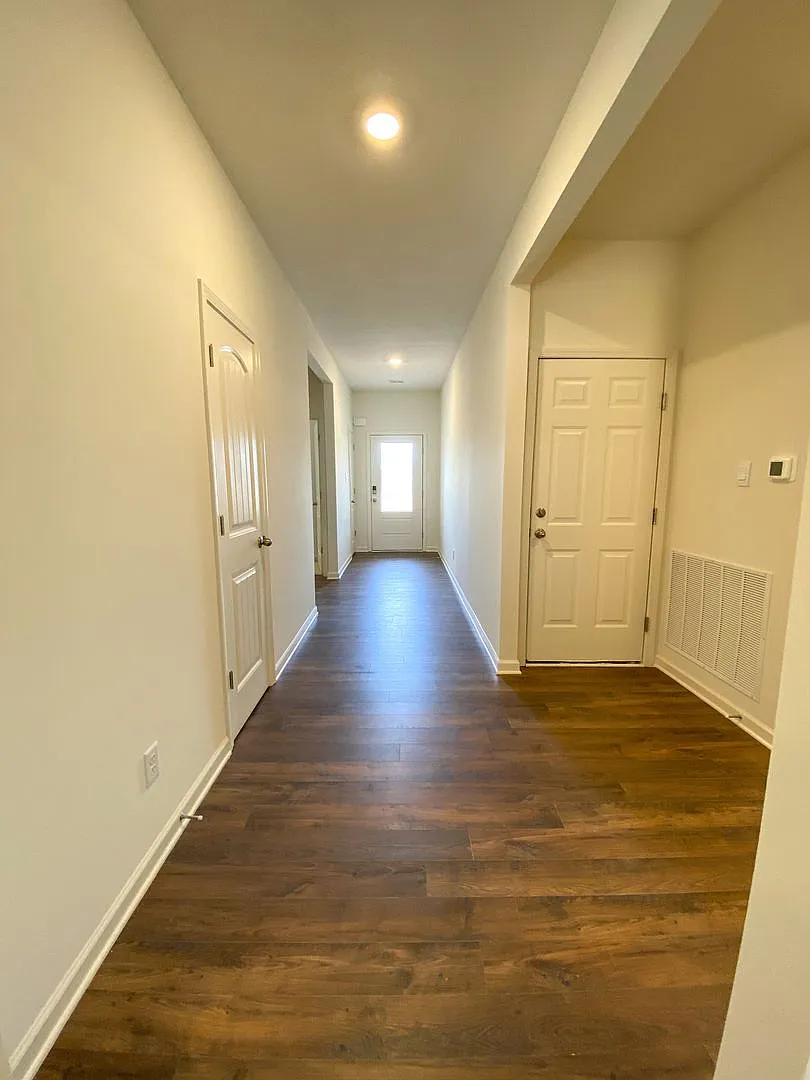 4 bed, 2 bath in Oakland built in 2023 — Photo 3