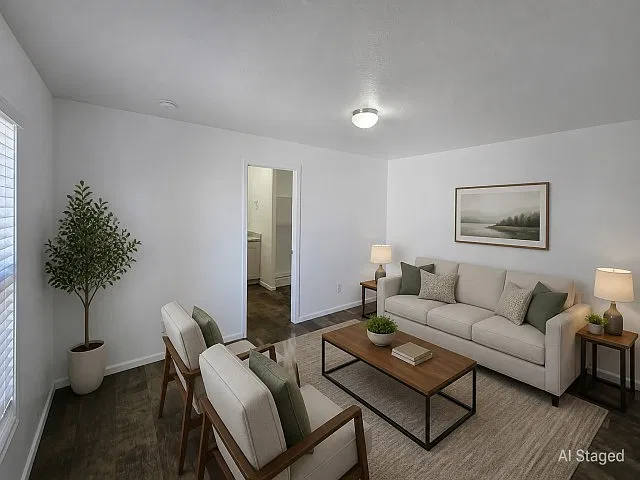 3 bed, 1056 sqft, $1,800 — Photo 3