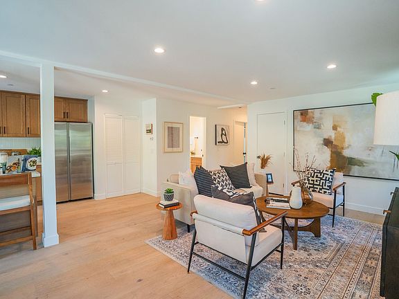 3rd image of 528-530 Westminster Ave #528