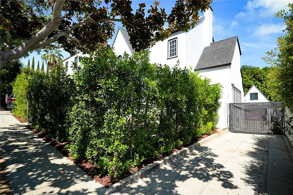 3 bed, 3.5 bath, 2530 sqft, $11,500 — Photo 4