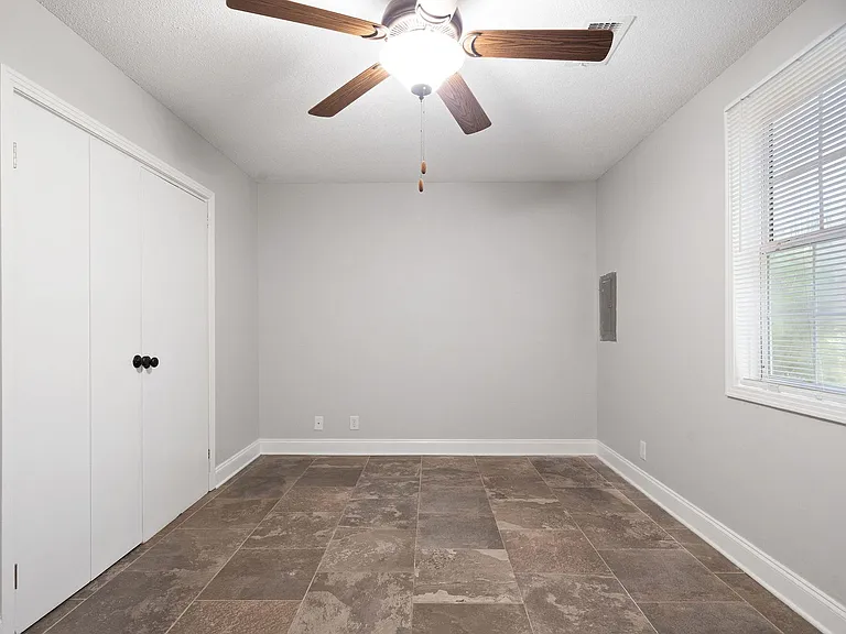 331 Randell Dr — Photo 13