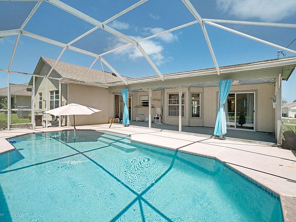 2nd image of 270 Vin Rose Cir SE