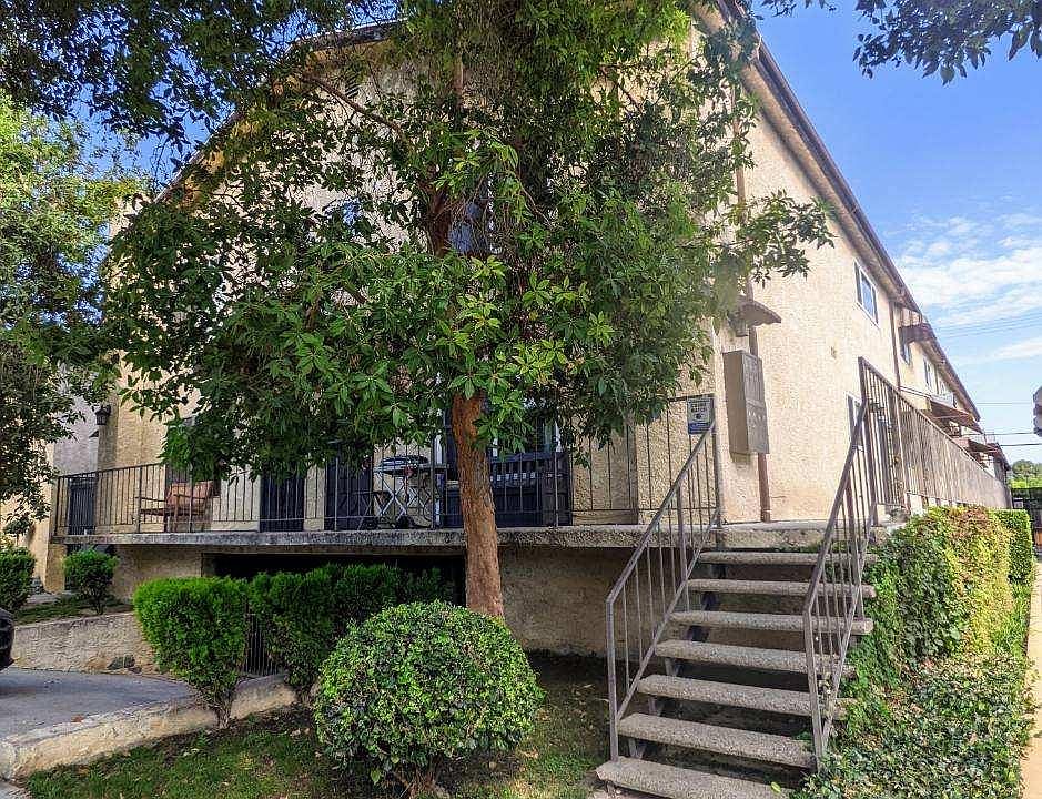 1st image of 216 W Tujunga Ave APT E