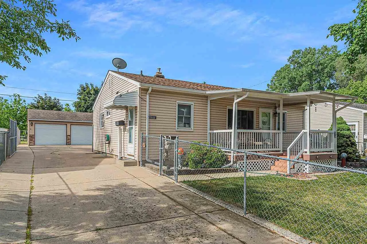 2802 Plainfield Ave photo 1
