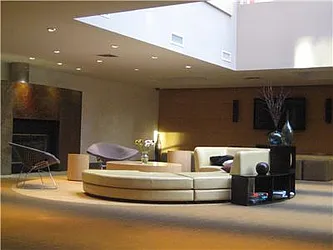 Rented by R New York