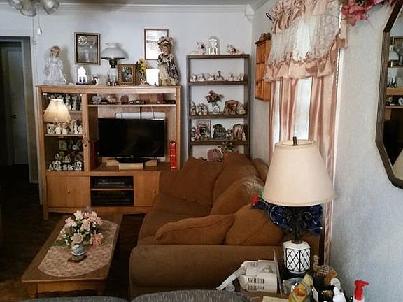 4th image of 549 Berkley Ave