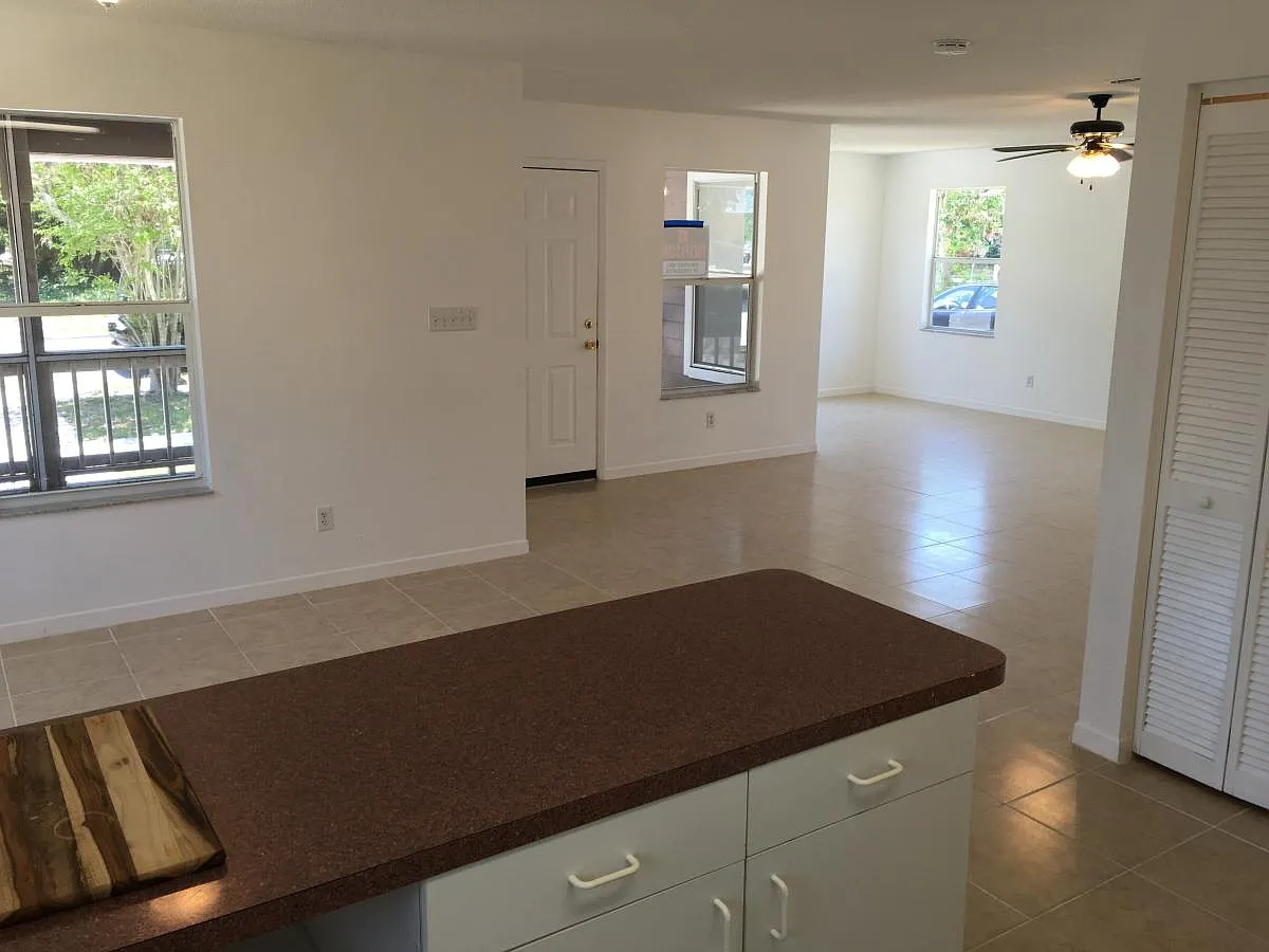 3 bed, 1564 sqft, $2,100 — Photo 4