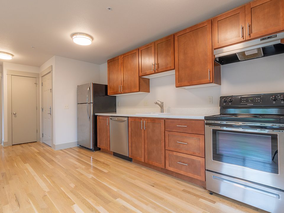 1st image of 5010 N Maryland Ave Unit 5
