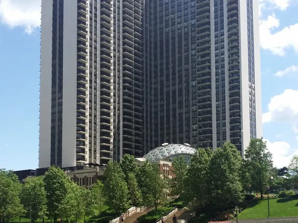 400 E Randolph St APT 2302, Chicago, IL 60601