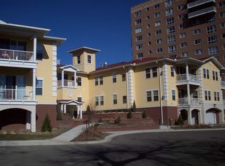 6701 Lake Shore Dr #106, Richfield, MN 55423