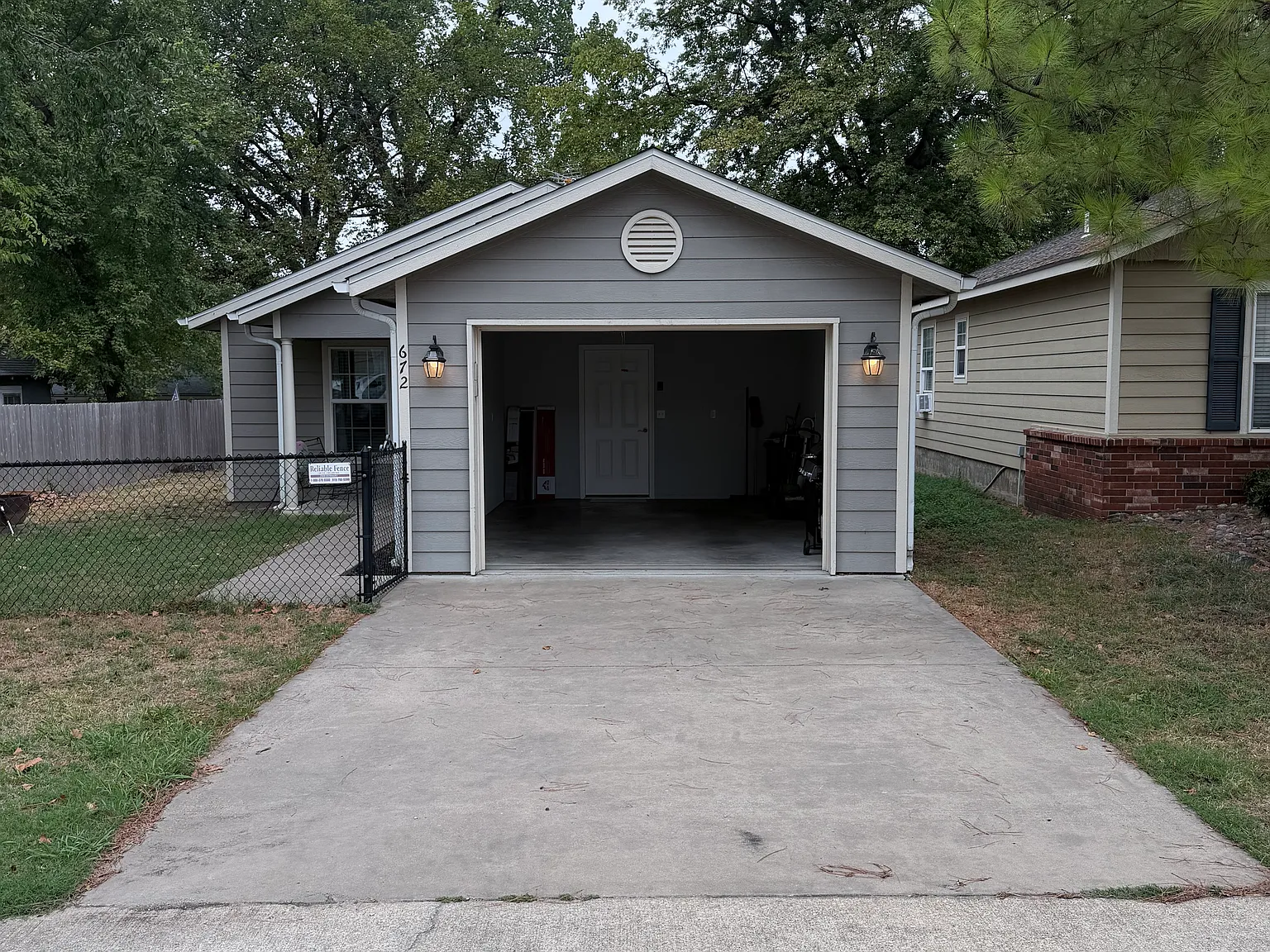 2 bed, 1040 sqft, $1,275 — Photo 2