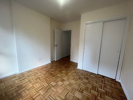 4th image of 407 W 52nd St APT 4F