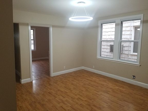 2nd image of 936 E 89th St #1F