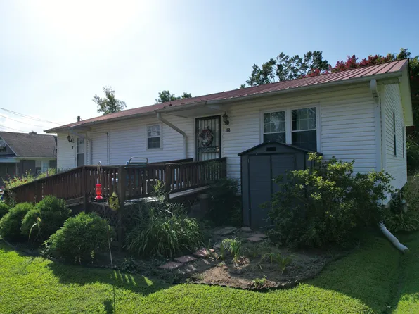 25 S Center St, Potts Camp, MS 38659