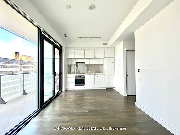 185 Roehampton Ave #804 — Photo 2