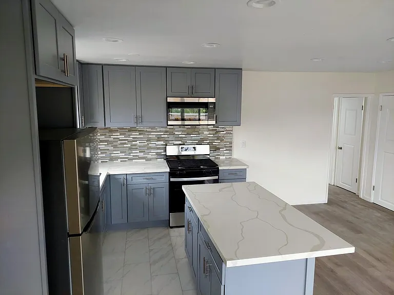 232 Termino Ave #10 — Photo 2