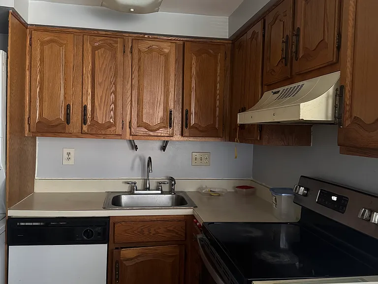 250 Tanglewood Ln #F2 — Photo 4