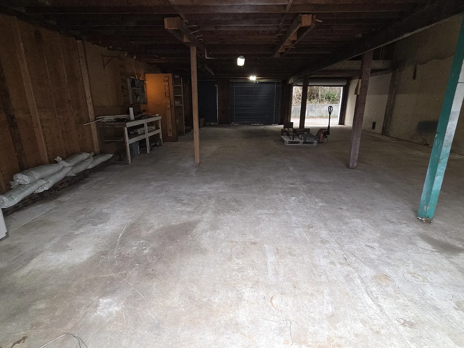 E100-Storage - 1 — Photo 1