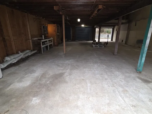 100 S Davies Roadstorage Building Lake Stevens, Lake Stevens, WA 98258