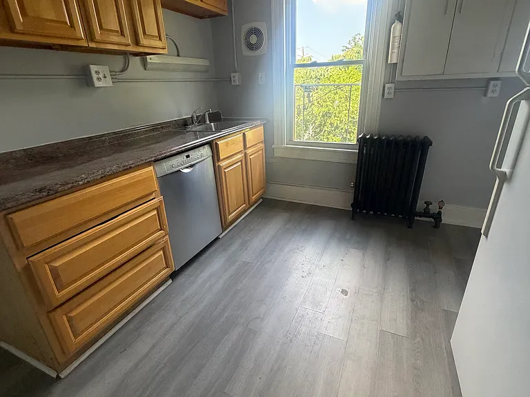 342-6 W Grand Ave #2L — Photo 1
